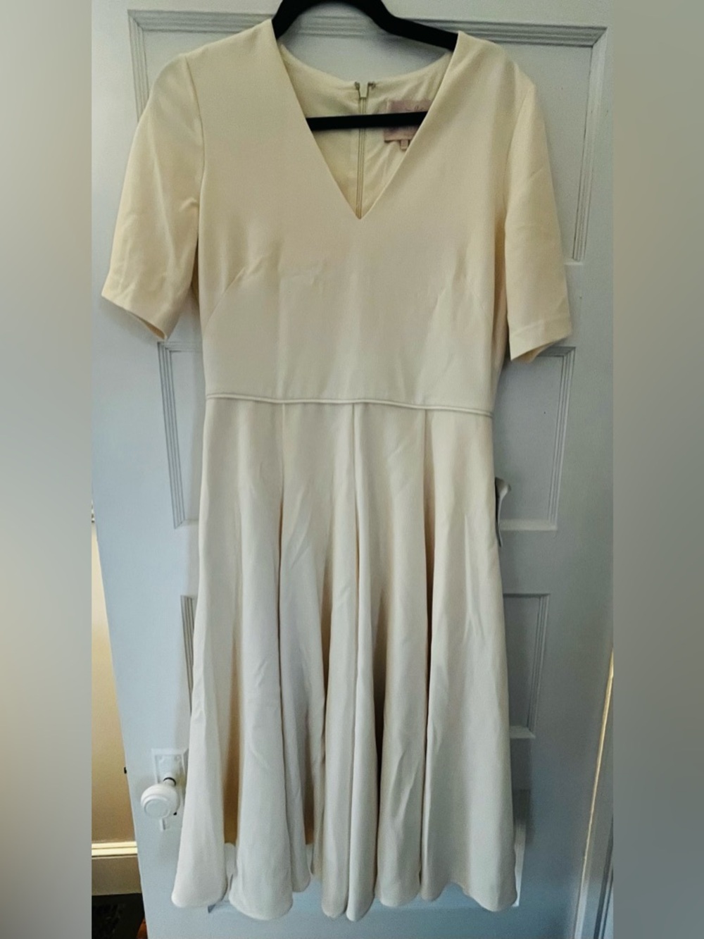 Gal Meets Glam Cream V-Neck Fit-and-Flare Dress, Size 6